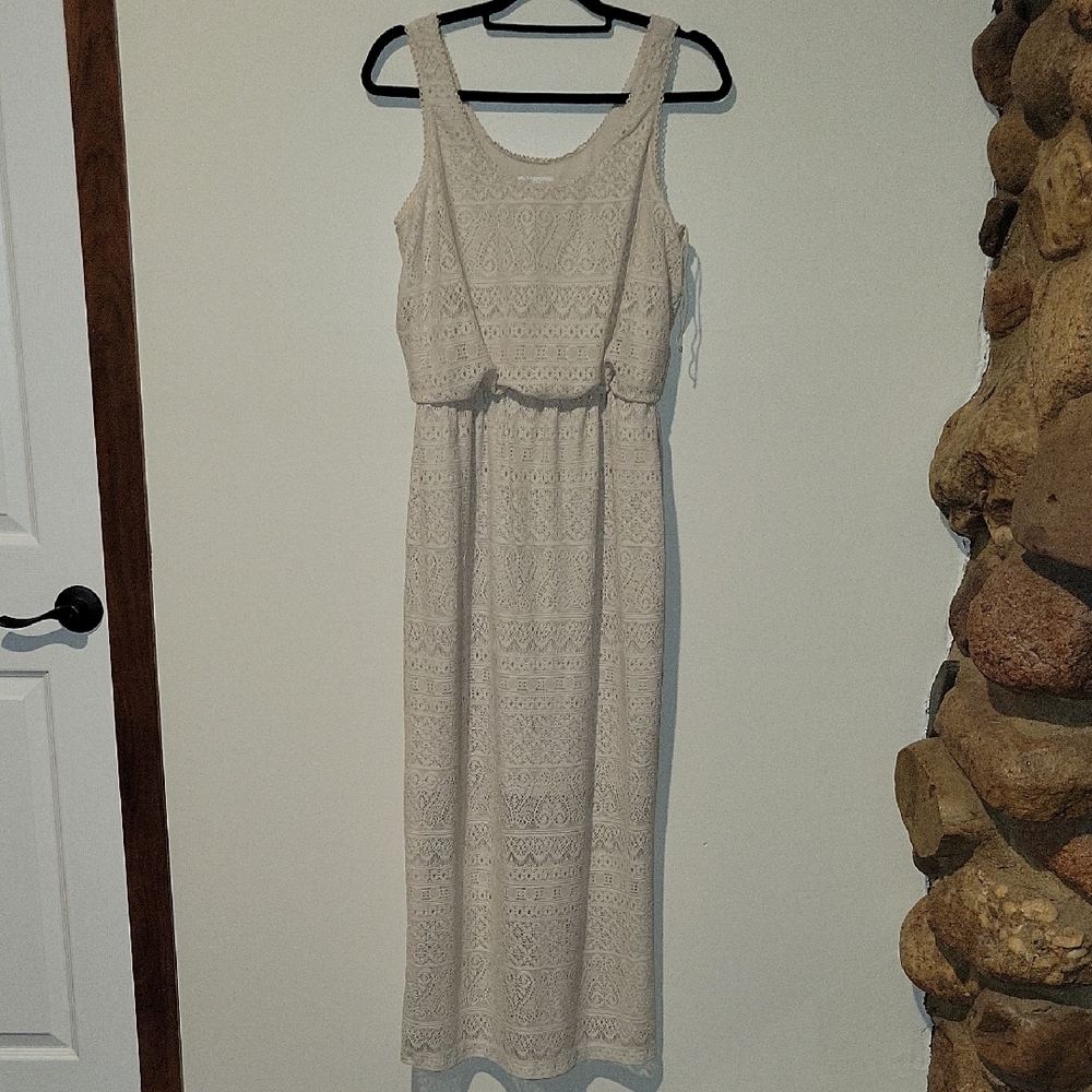 Elegant Cream Lace Dress